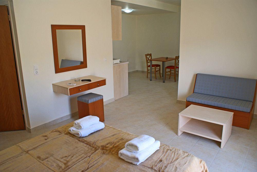Hotel Sea Breeze Sitia  Exteriör bild
