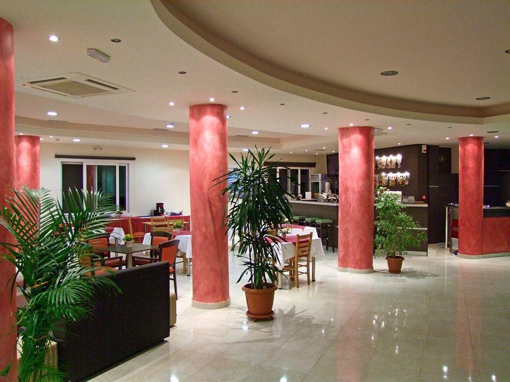 Hotel Sea Breeze Sitia  Exteriör bild