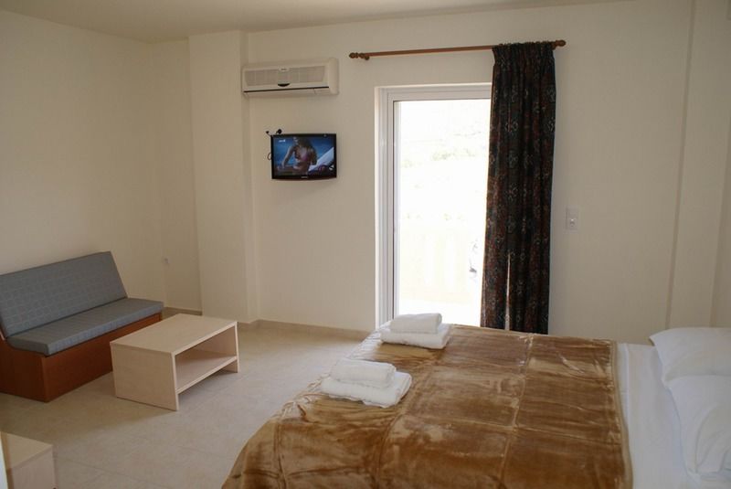 Hotel Sea Breeze Sitia  Exteriör bild