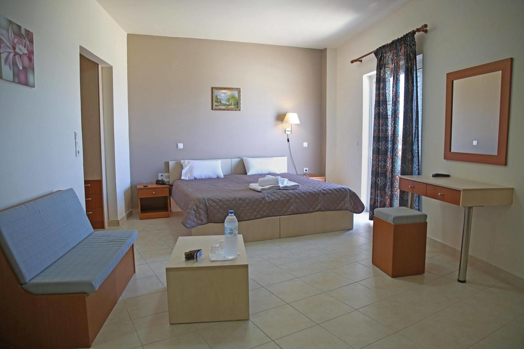Hotel Sea Breeze Sitia  Exteriör bild